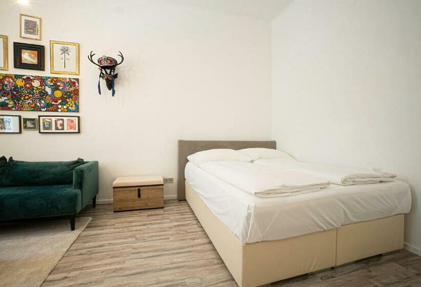 2 Room Apartment On The First Floor With Designer Renovation. Exit To The Courtyard. 15 Minutes To S