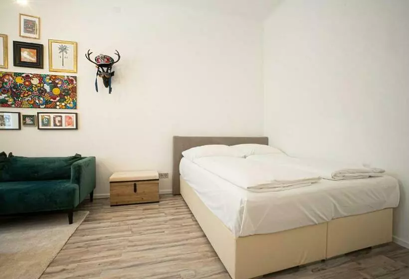 2 Room Apartment On The First Floor With Designer Renovation. Exit To The Courtyard. 15 Minutes To S