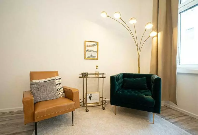2 Room Apartment On The First Floor With Designer Renovation. Exit To The Courtyard. 15 Minutes To S