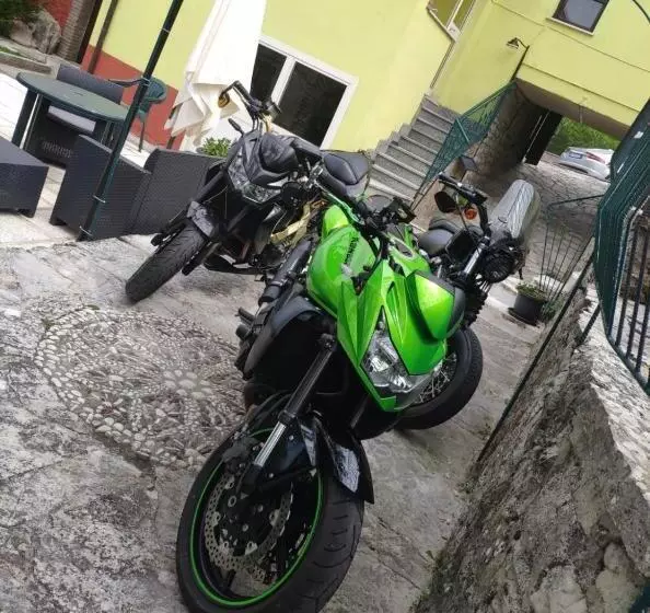 ベッドアンドブレックファースト Castelpetroso Bed&food