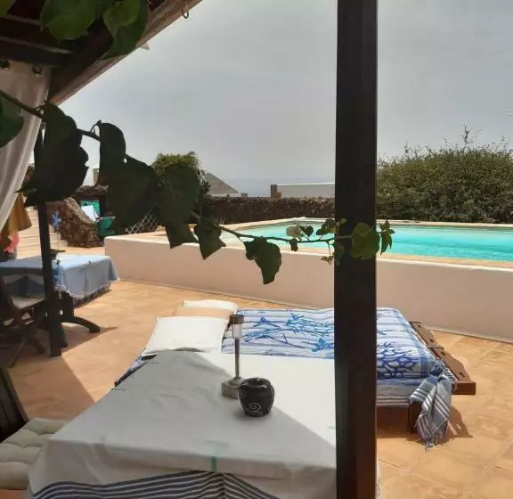 Aamiaismajoitus (B&B) Dormir Y Conducir Lanzarote