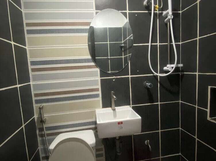 هتل Oyo 885 Gerlins Lodge Two