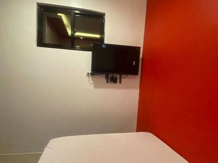 هتل Oyo 885 Gerlins Lodge Two