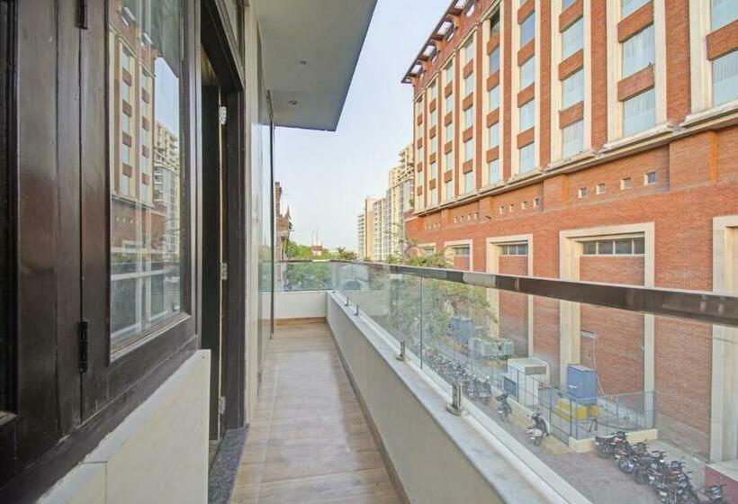 호텔 Capital O Apple Inn