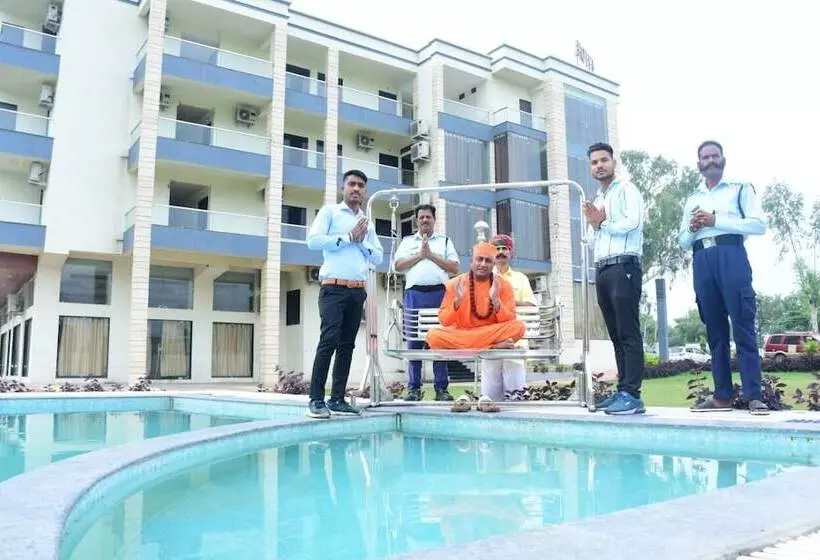 ホテル Shrestha Paradise