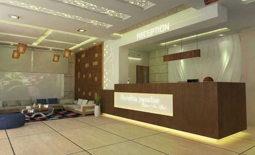 酒店 Shrestha Paradise