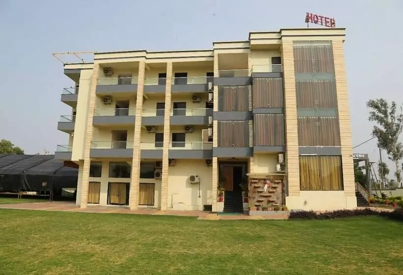 ホテル Shrestha Paradise