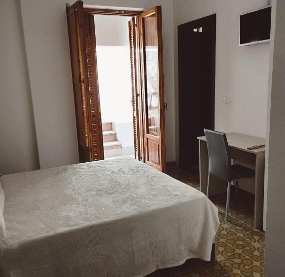 住宿加早餐  Dimora Degli Enotri