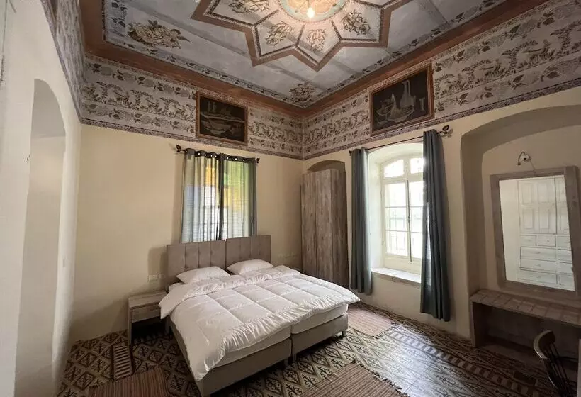 تختخواب و صبحانه Ma An Lil Hayat Boutique