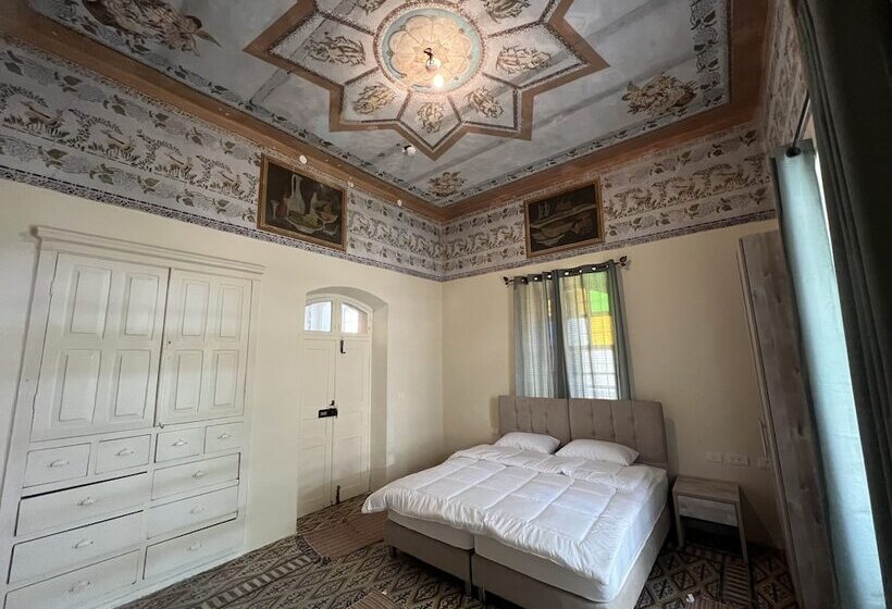 تختخواب و صبحانه Ma An Lil Hayat Boutique