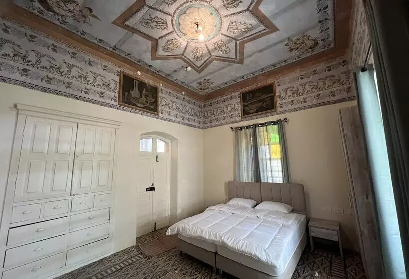 تختخواب و صبحانه Ma An Lil Hayat Boutique