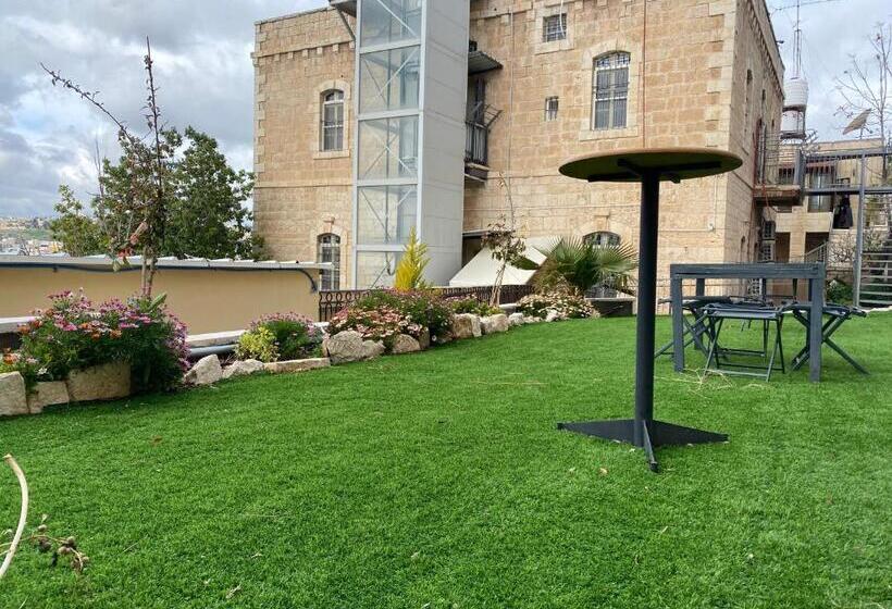 تختخواب و صبحانه Ma An Lil Hayat Boutique