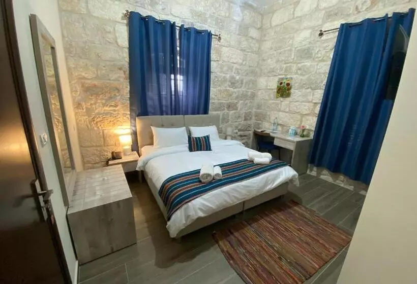 تختخواب و صبحانه Ma An Lil Hayat Boutique