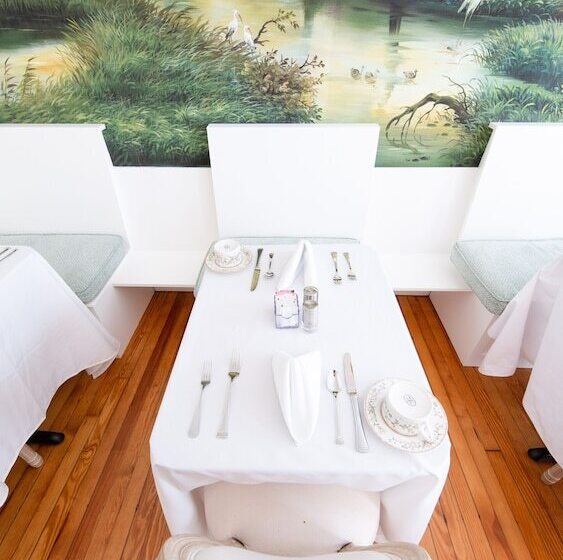 مبيت وإفطار The Edenton Collection Captain S Quarters Inn