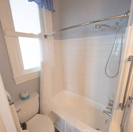 مبيت وإفطار The Edenton Collection Captain S Quarters Inn