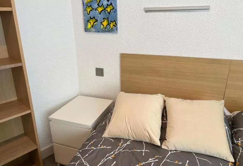 پانسیون Habitacion Doble Con Baño Compartido En Pozuelo Dentro De Casa Tipo Boutique