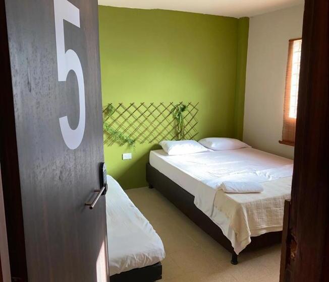 Hostel Alojamiento Bambuu