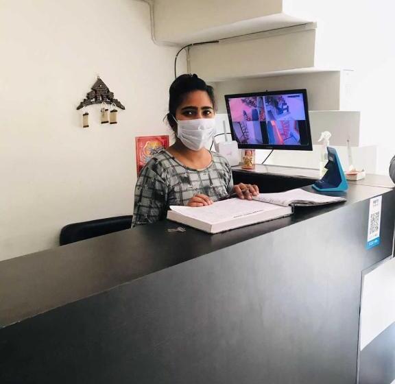 酒店 Spot On 90578 Harman Gest House