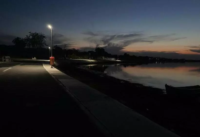 ペンション Căsuțele Allora