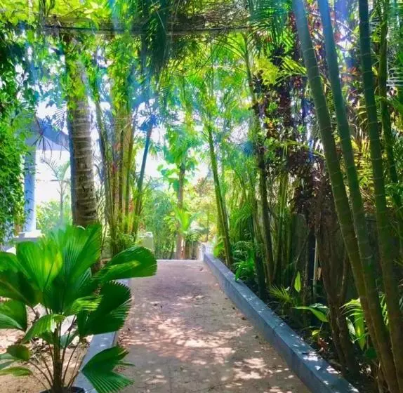 Majatalo Petit Ana Beach Retreat