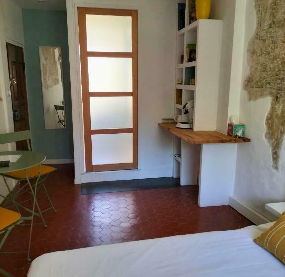 ベッドアンドブレックファースト Chambre D Hôtes Les Tomettes