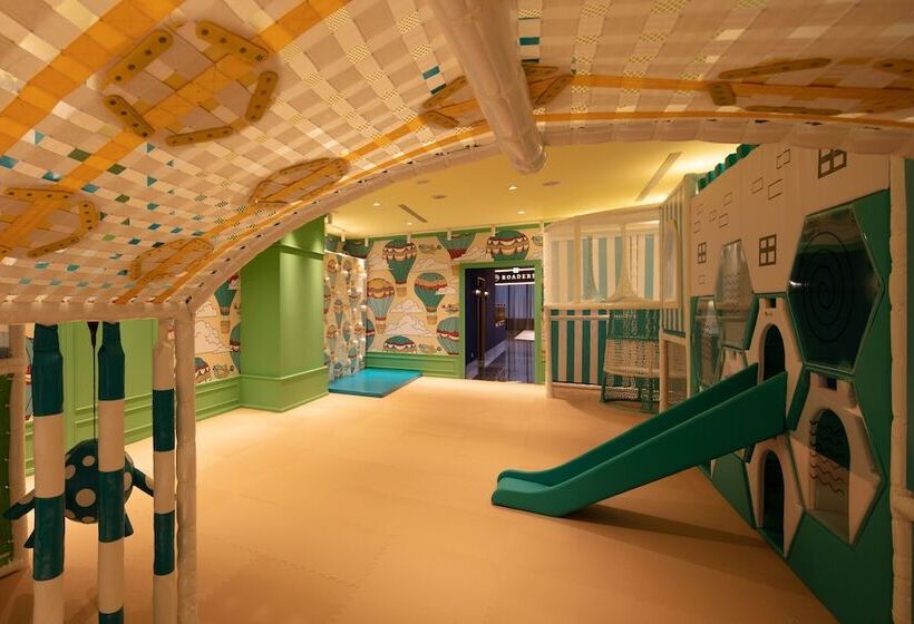 Roaders Plus Hotel Theme