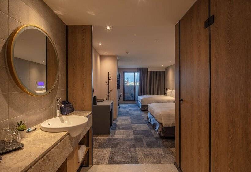 Roaders Plus Hotel Theme