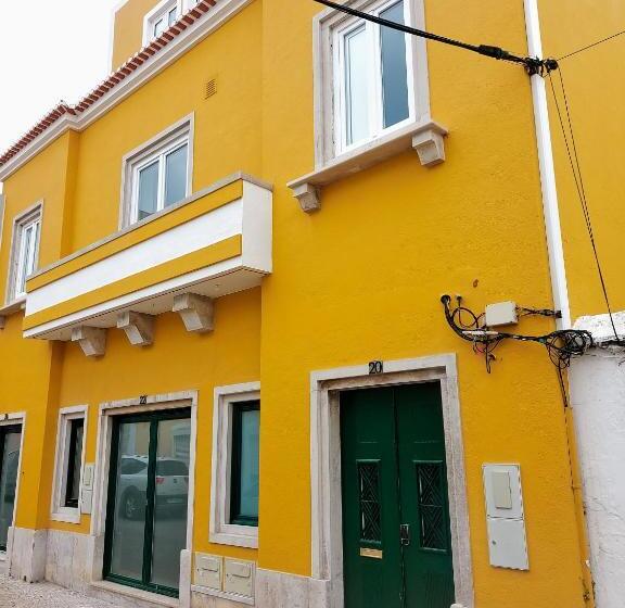 پانسیون Wolley Peniche Guesthouse