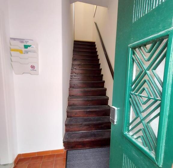 پانسیون Wolley Peniche Guesthouse