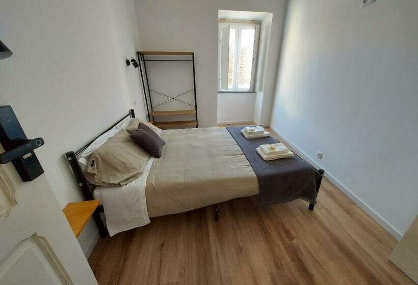 پانسیون Wolley Peniche Guesthouse