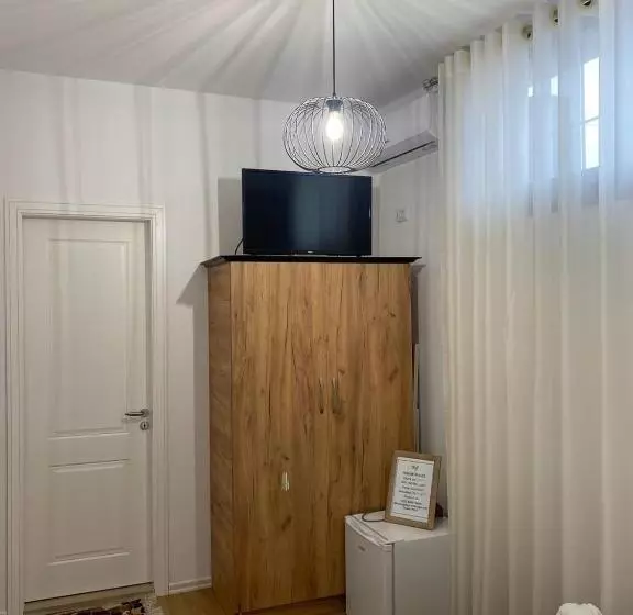 çuçi B&b