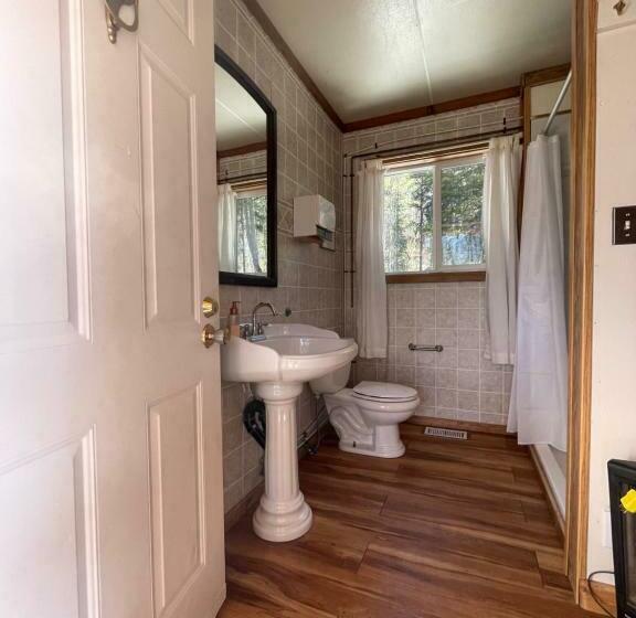 مبيت وإفطار Jade Fever Mine Camp