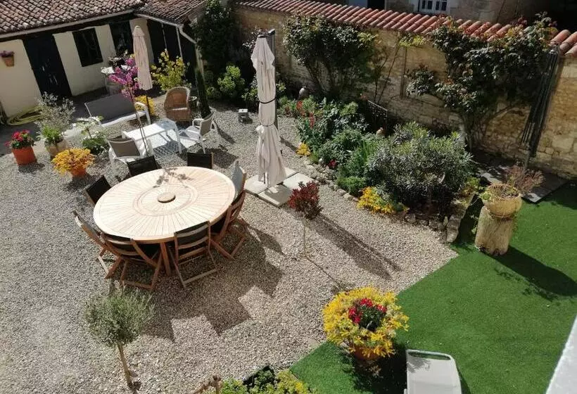 Aamiaismajoitus (B&B) La Little School Chambres D Hôtes à Arçay