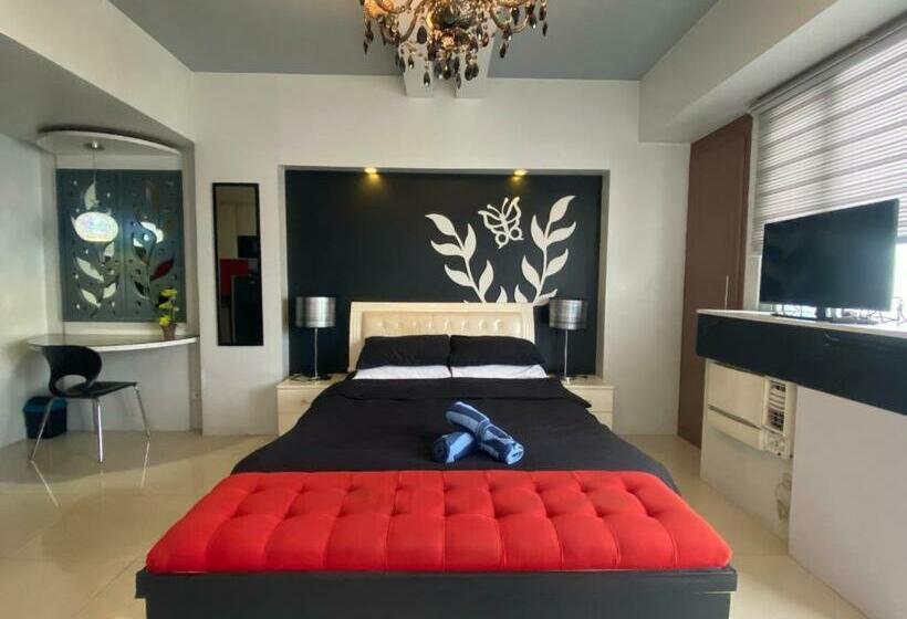 Big Studio Across Naia T3 Near Resorts World With Wifi