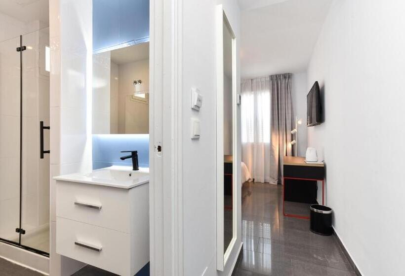 Отель Kuve Marbella