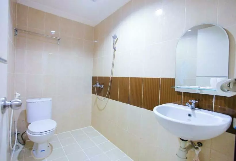 هتل The Djakarta Anandita Syariah