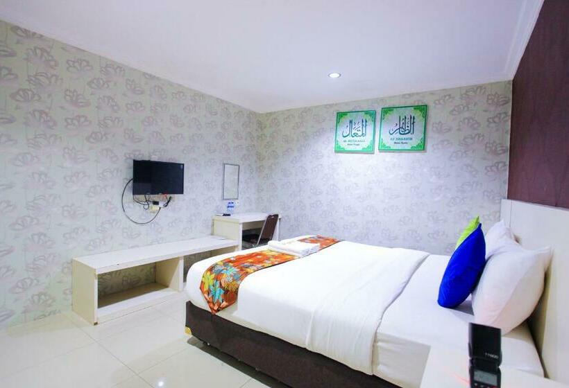 Отель The Djakarta Anandita Syariah