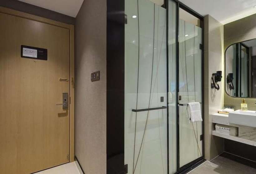 Otel Lanou International , Hong Kong Middle Road, May Fourth Square, Qingdao