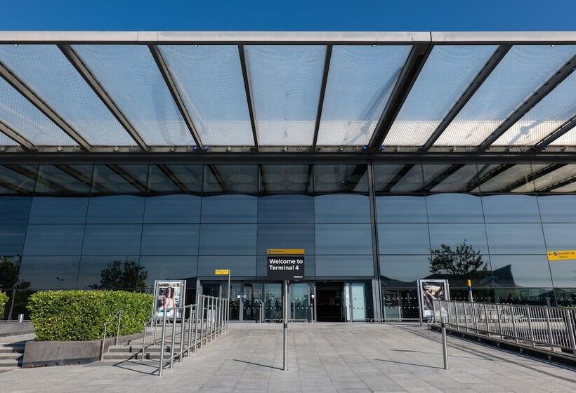 Luxury Apartments   Heathrow Airport   Free Parking