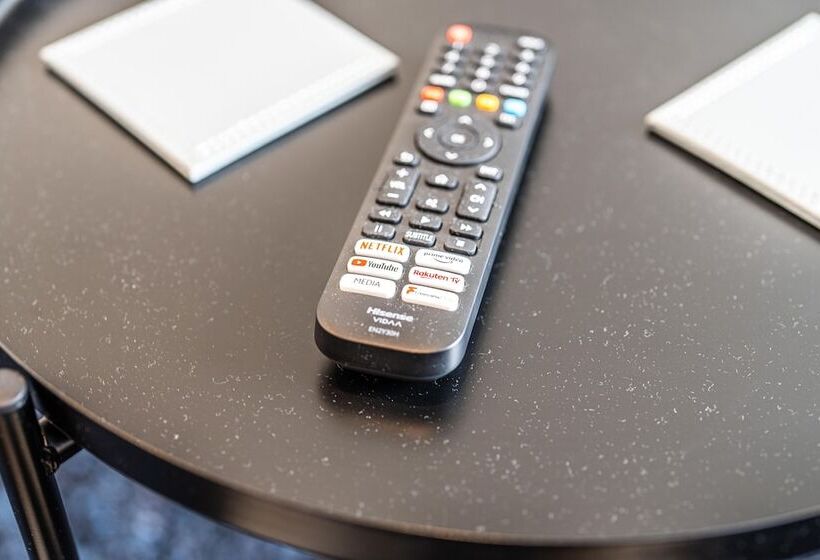 Luxury Apartments   Heathrow Airport   Free Parking