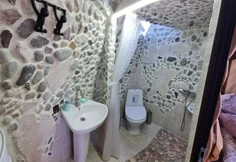 ペンション Aprelategh ապրելատեղ