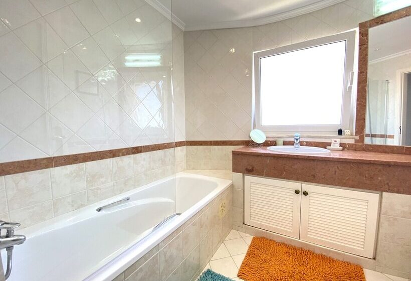 Vilamoura Central 2 With Pool By Homing