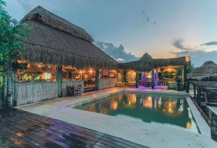 Hotelli Embajada Universal By La Eufemia Group