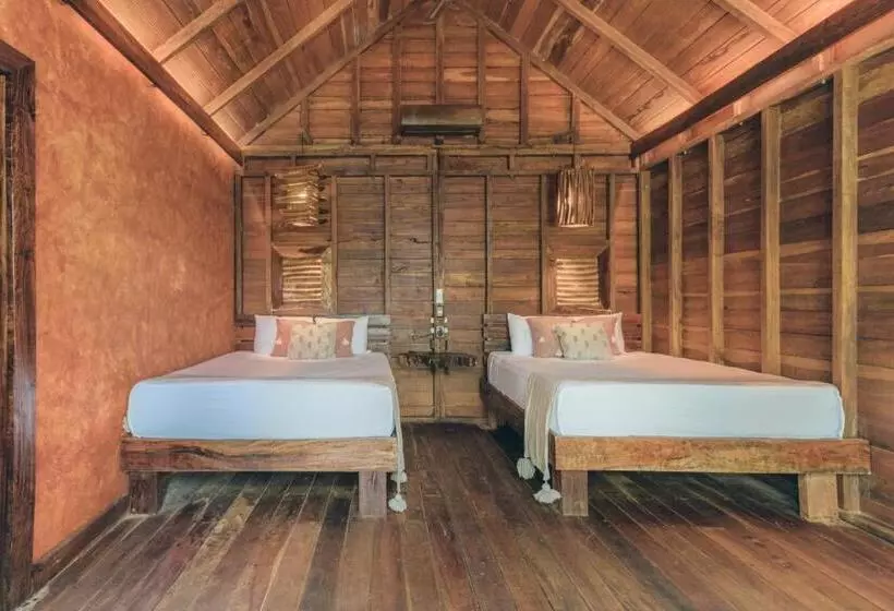 Hotelli Embajada Universal By La Eufemia Group