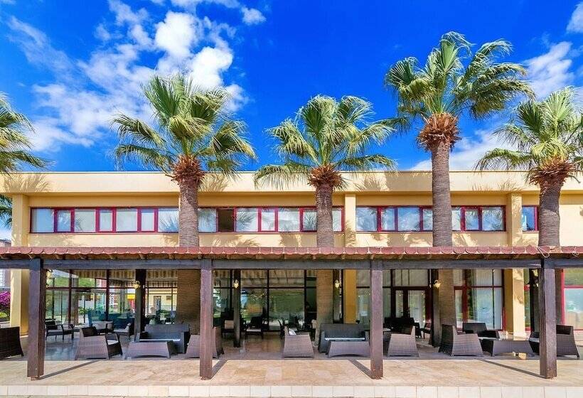 هتل Grand Sahins Gumuldur Resort