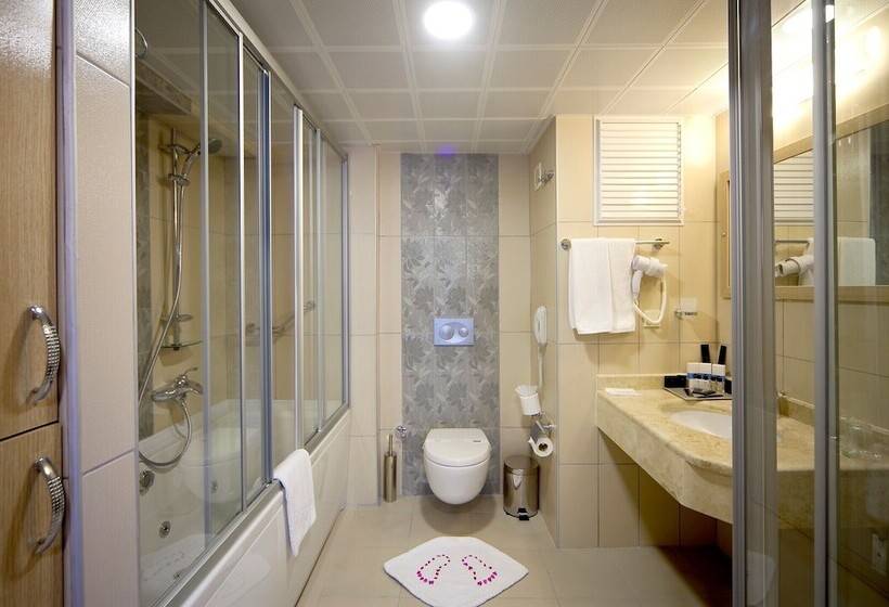 هتل Grand Sahins Gumuldur Resort