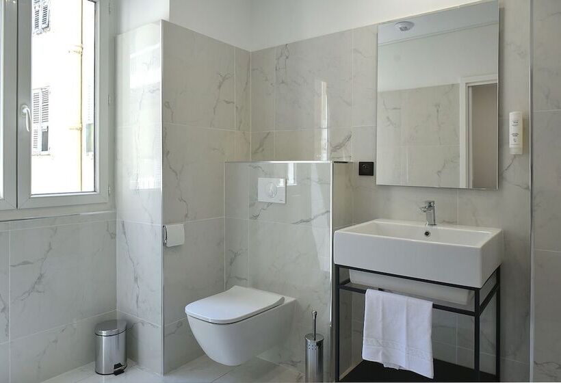 هتل Hôtel Continental