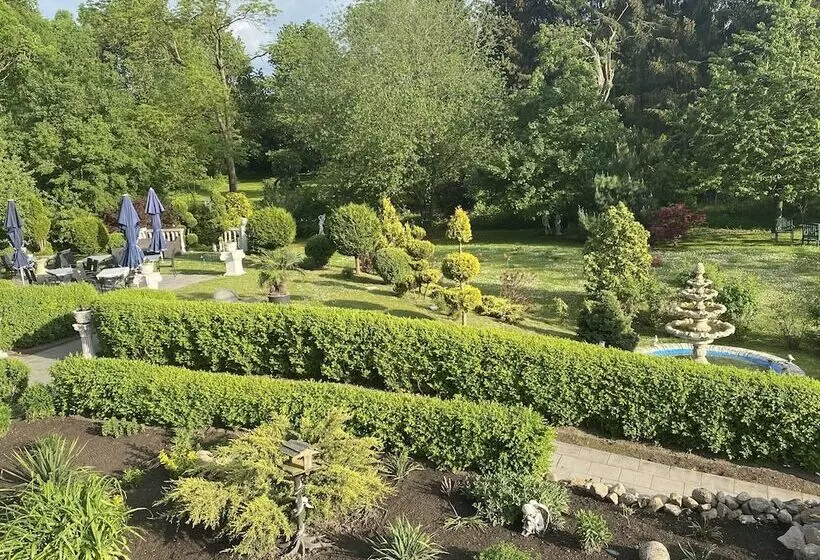 Hotelli Jagdschloss Lalendorf