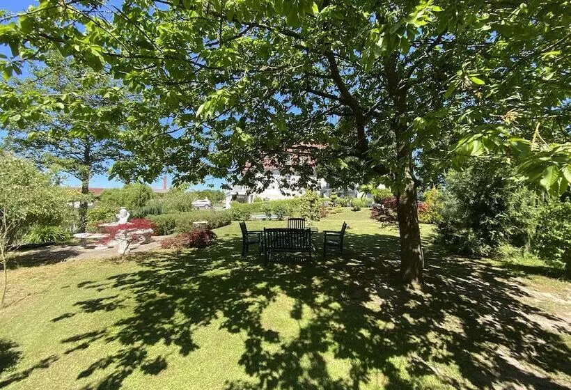 Hotelli Jagdschloss Lalendorf