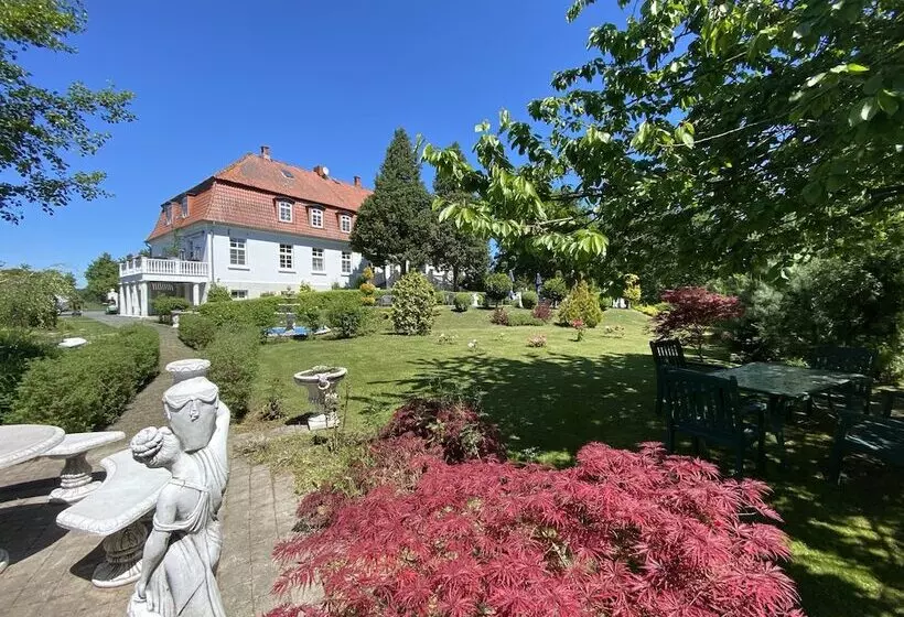 Hotelli Jagdschloss Lalendorf